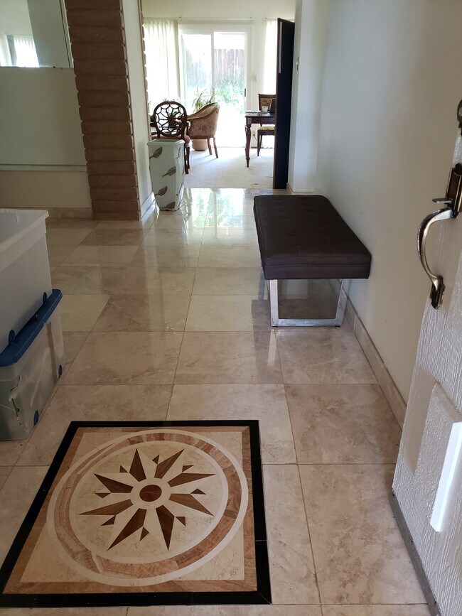 Foto del edificio - 6874 Villagewood Way