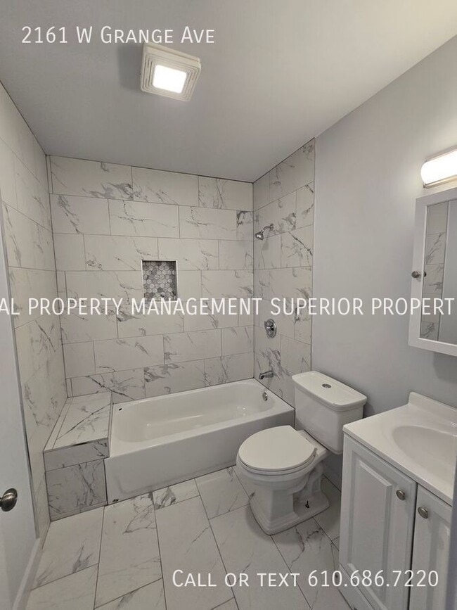 Building Photo - 2161 W Grange Ave