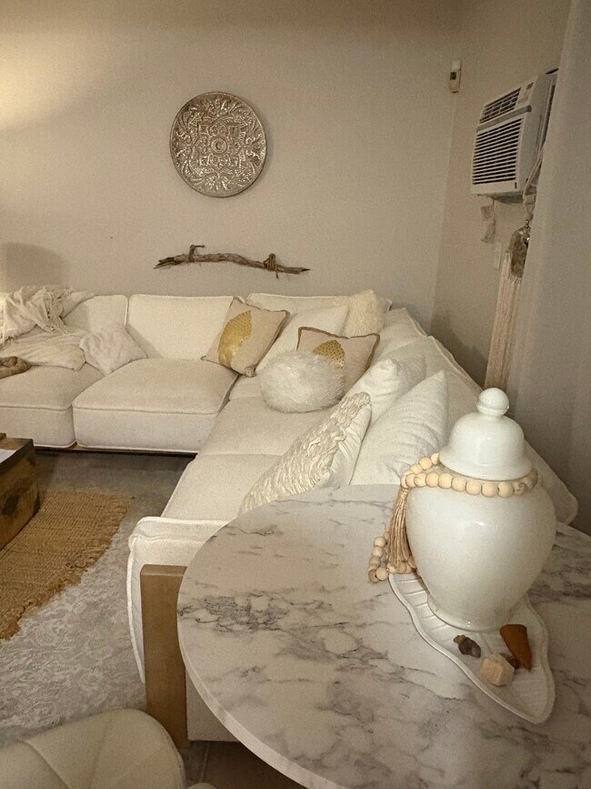 Foto del edificio - 137 Burgundy Hill Ln