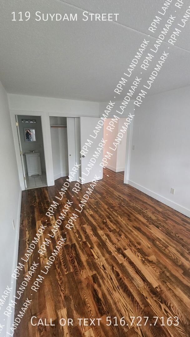Building Photo - 119 Suydam St