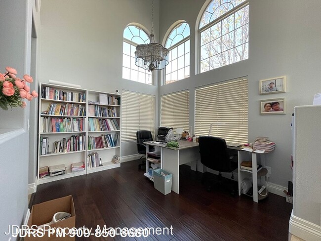 Foto del edificio - 3 br, 2.5 bath House - 23930 Nicole Way