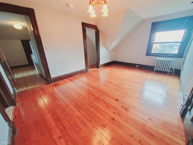 Foto del edificio - 1 br, 1 bath Condo - 3 Hackett Cir W Apt J