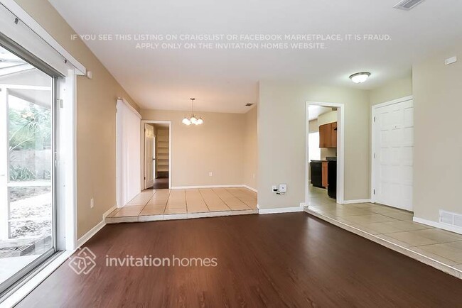 Building Photo - 608 Huntington St