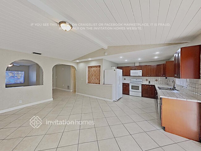 Foto del edificio - 3350 SW 1st Ct