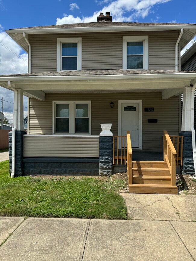 Building Photo - 884 Bellows Ave