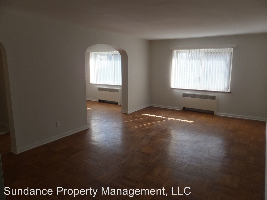 Foto principal - 2217-2229 Victory Pkwy