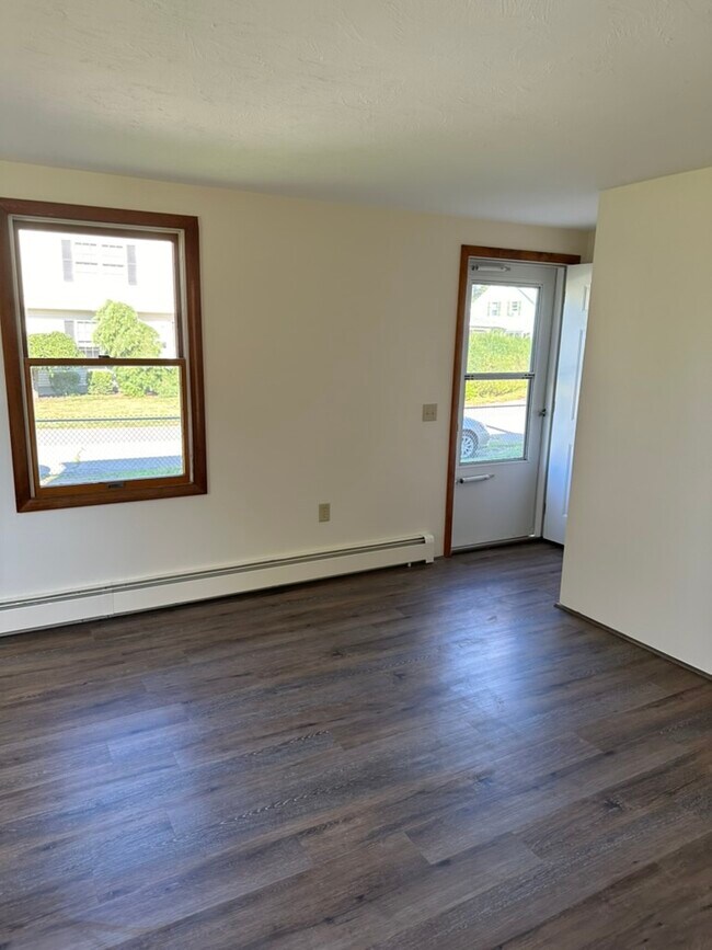 Building Photo - 7 Madison Ave