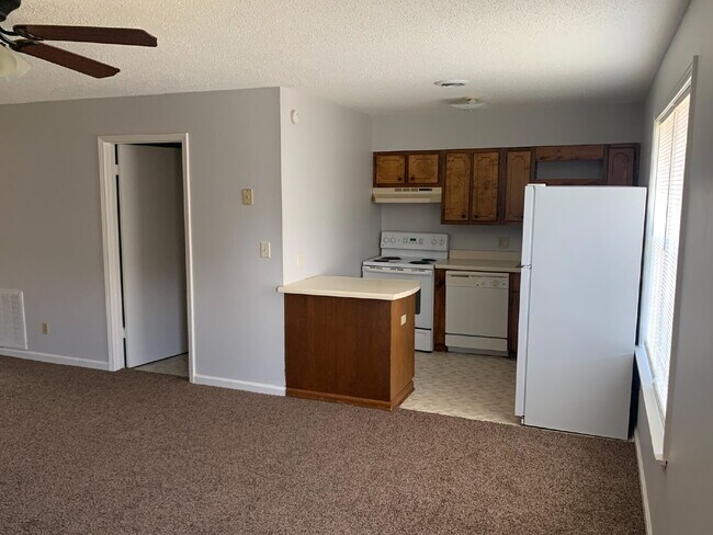 Foto del edificio - 523 Hutchens Rd