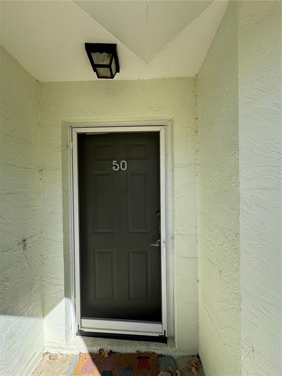 Foto del edificio - 50 Lake Forest Pl