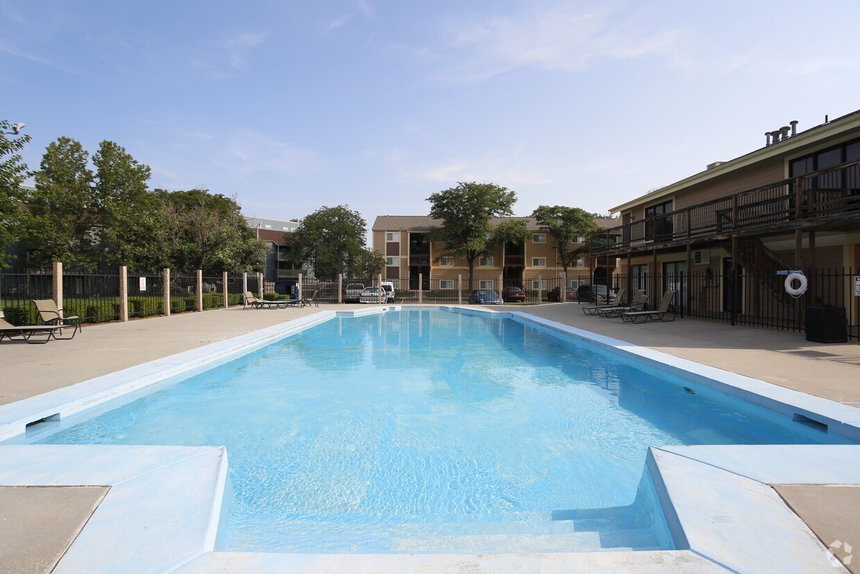 River Walk Apartments Wichita, KS