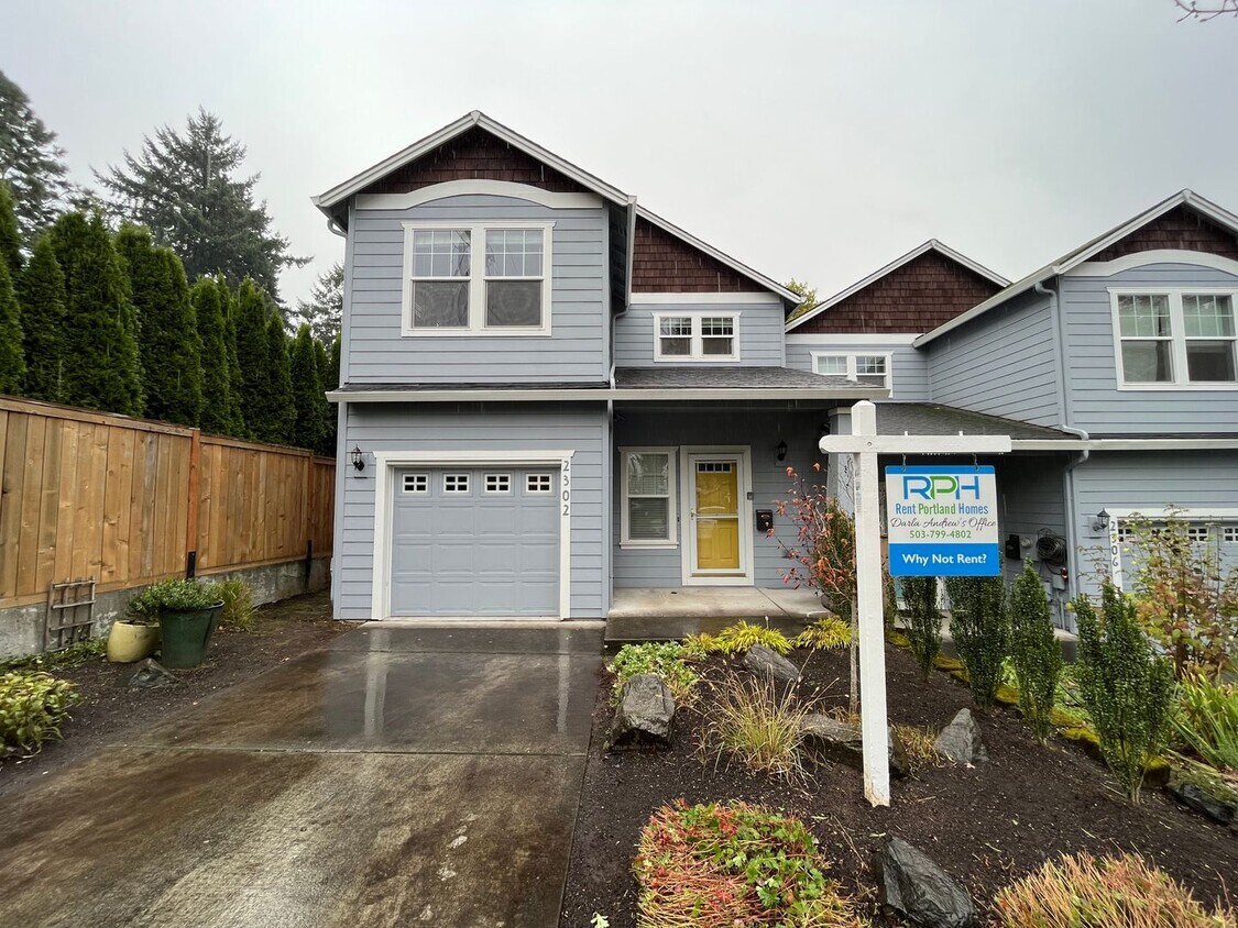 Primary Photo - Private 3 Bed + 2.5 Bath townhome close to...