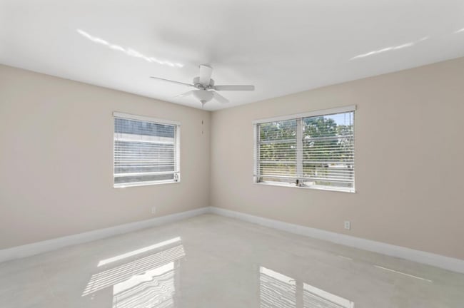 Photo - 301 SE 12th Ave Apartment