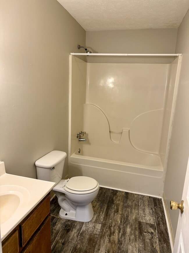 Foto del edificio - 116 Cottonwood Dr