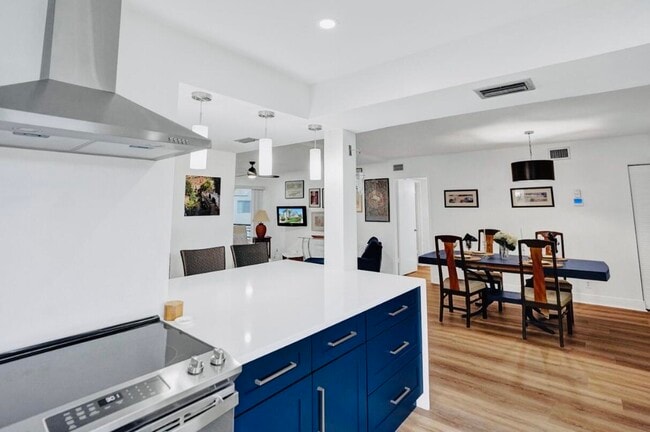 Foto del edificio - 5780 Fairway Park Ct