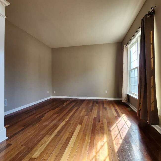 Building Photo - 5295 Amberden Hall Dr
