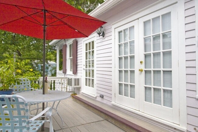 Foto del edificio - Furnished Studio Apartment in Old Town