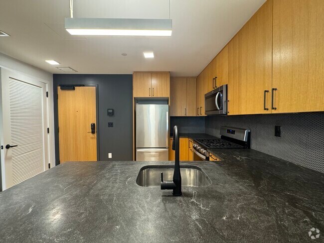 Building Photo - 53 Gardner St