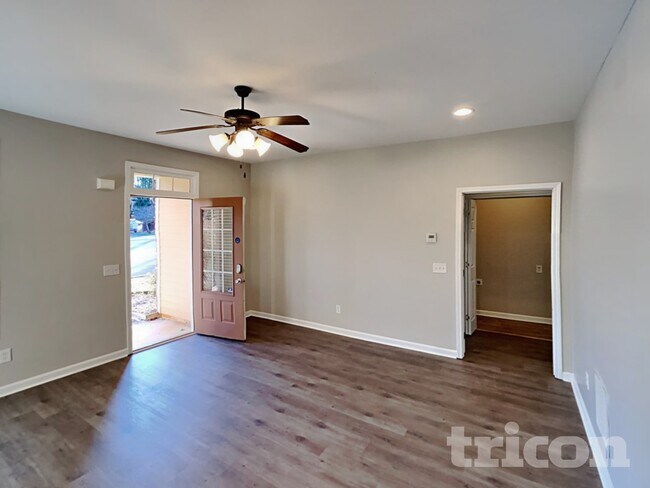 Foto del edificio - 104 Holcomb Manor Ct