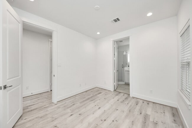 Building Photo - 2920 Nance St