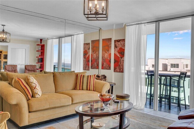 Building Photo - 5001 Collins Ave