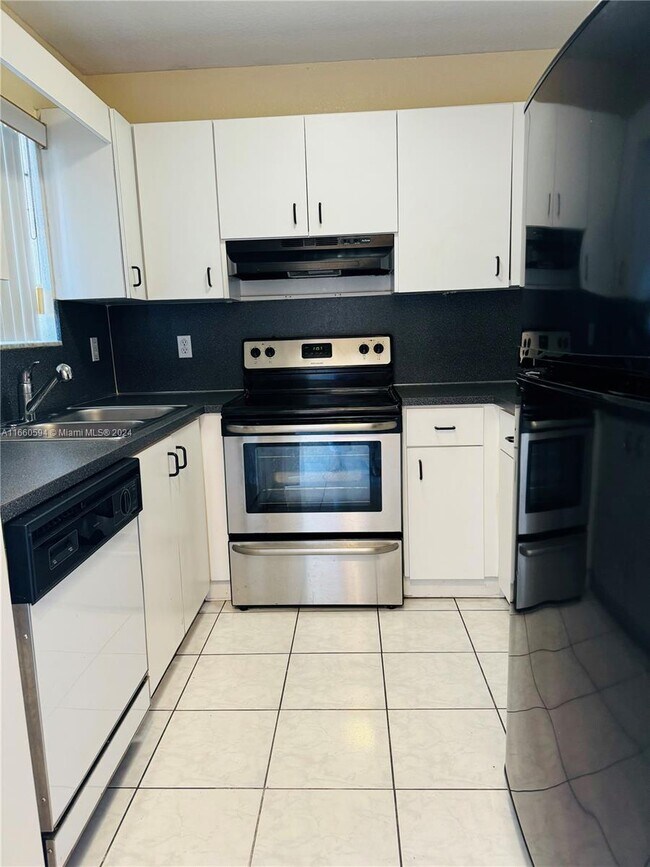 Building Photo - 7011 W 29th Ave