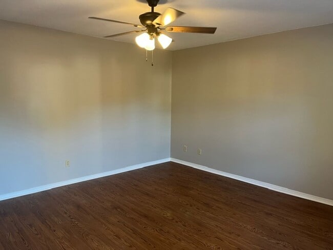 Foto del edificio - 50 Lynnwood Cove