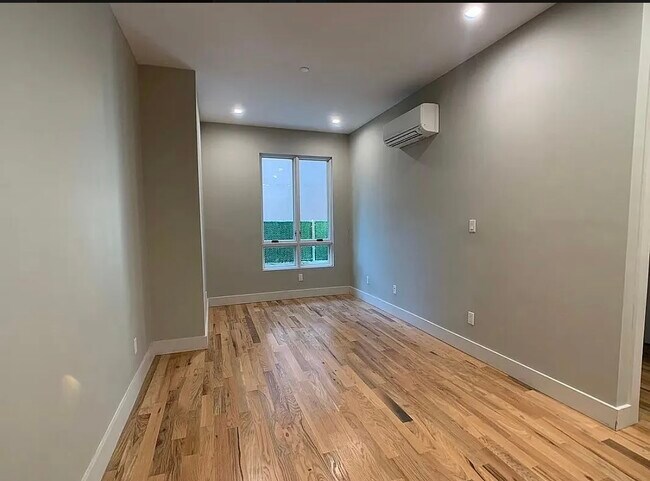 Foto del edificio - 151 Stanhope St