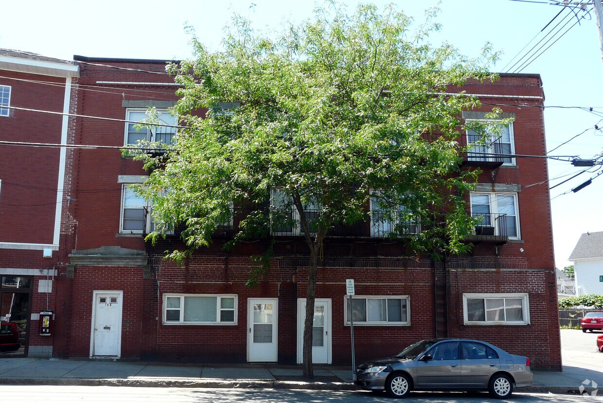 Primary Photo - 148 Washington St