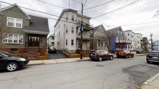 Foto del edificio - 12 Partridge Ave