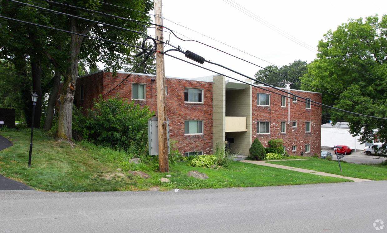 Highland Pines Court Apartments Apartments in Pittsburgh, PA