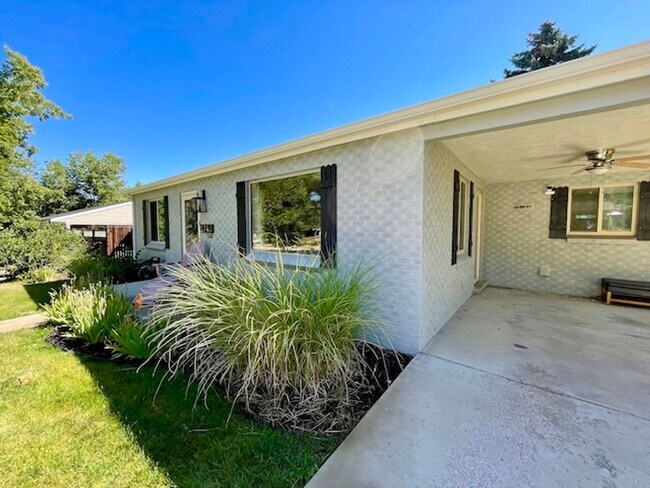 Foto del edificio - Amazing Littleton Bungalow