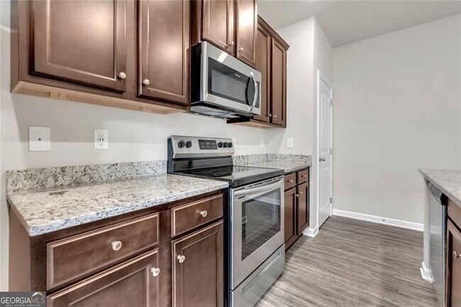 Building Photo - 2106 Irvin Ct