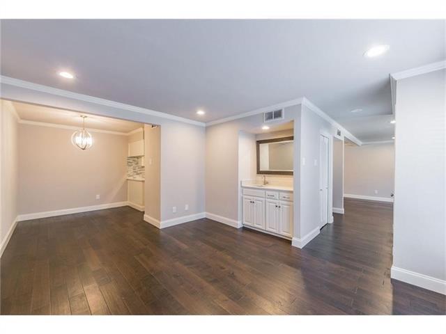 Foto del edificio - 5813 Chimney Wood Cir