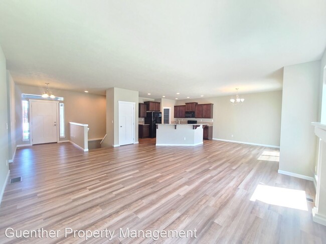 Foto del edificio - 5 br, 3 bath House - 712 E Belle Ln