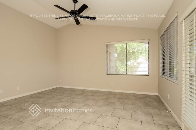 Foto del edificio - 375 N 167th Dr