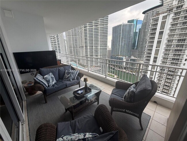 Foto del edificio - 801 Brickell Key Blvd