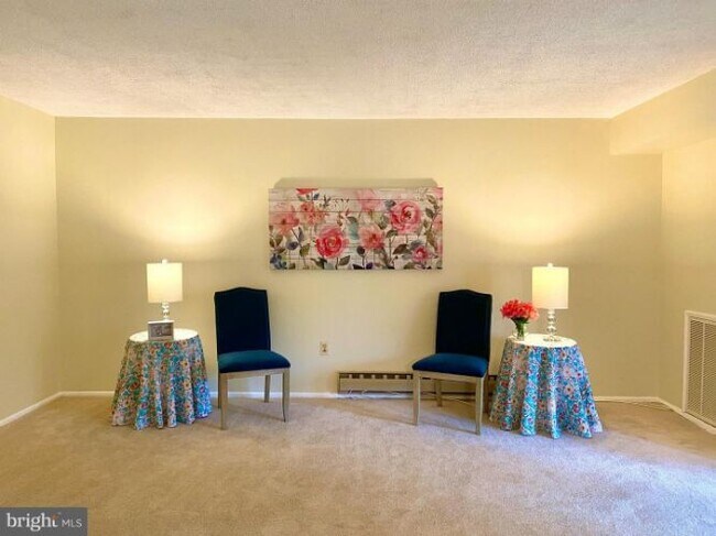Building Photo - 15100 Glade Dr
