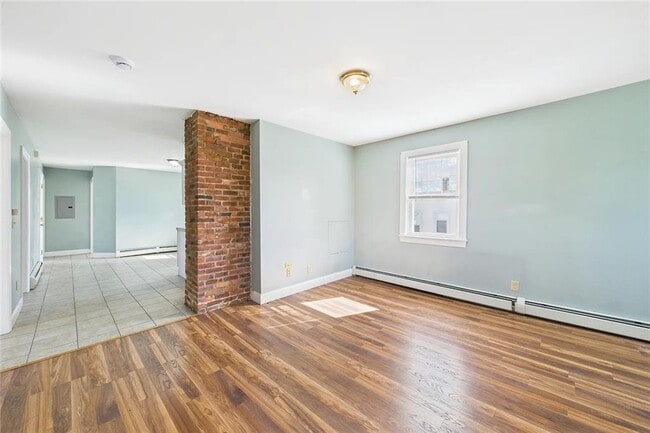 Foto del edificio - 136 Almy St