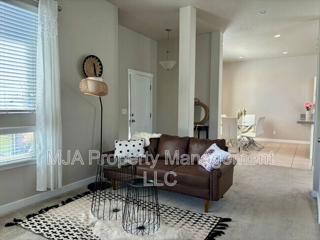 Foto del edificio - 7947 S 5095 W