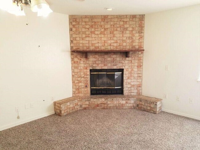 Building Photo - 4808 SE Tattershall Way