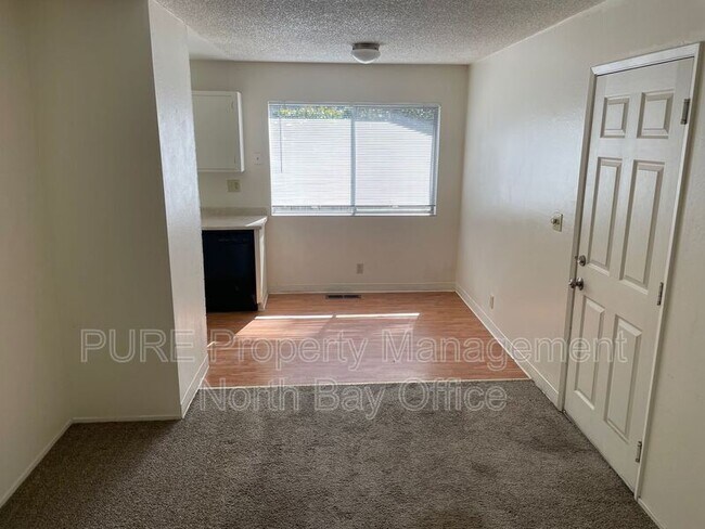 Foto del edificio - 1463 Glenbrook Dr