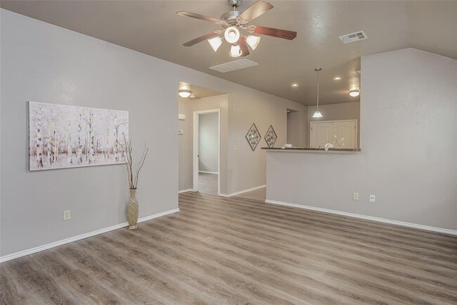 Foto del edificio - 8113 Frye Ln