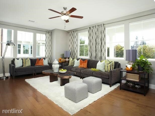 Building Photo - 3 br, 2.5 bath Townhome - 348 Amaryllis Ter