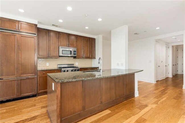 Building Photo - 3630 Peachtree Rd