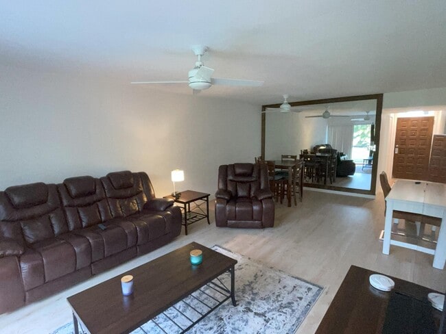Building Photo - 3050 Presidential Way