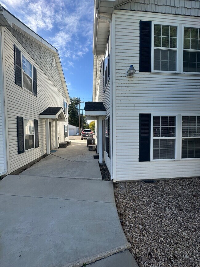 Foto del edificio - 122 Davis Ave