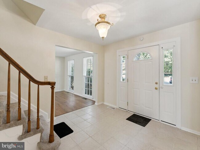 Building Photo - 13563 Point Pleasant Dr