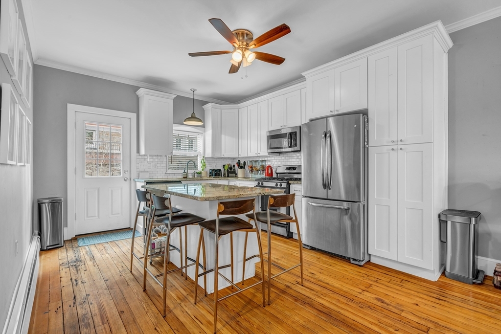 Primary Photo - 210 W 8th St