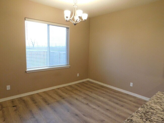 Foto del edificio - 4Bd/2Ba Single Story House - Available to ...