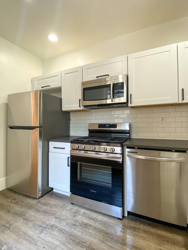 Photo - 1535 Fallowfield Ave Apartment